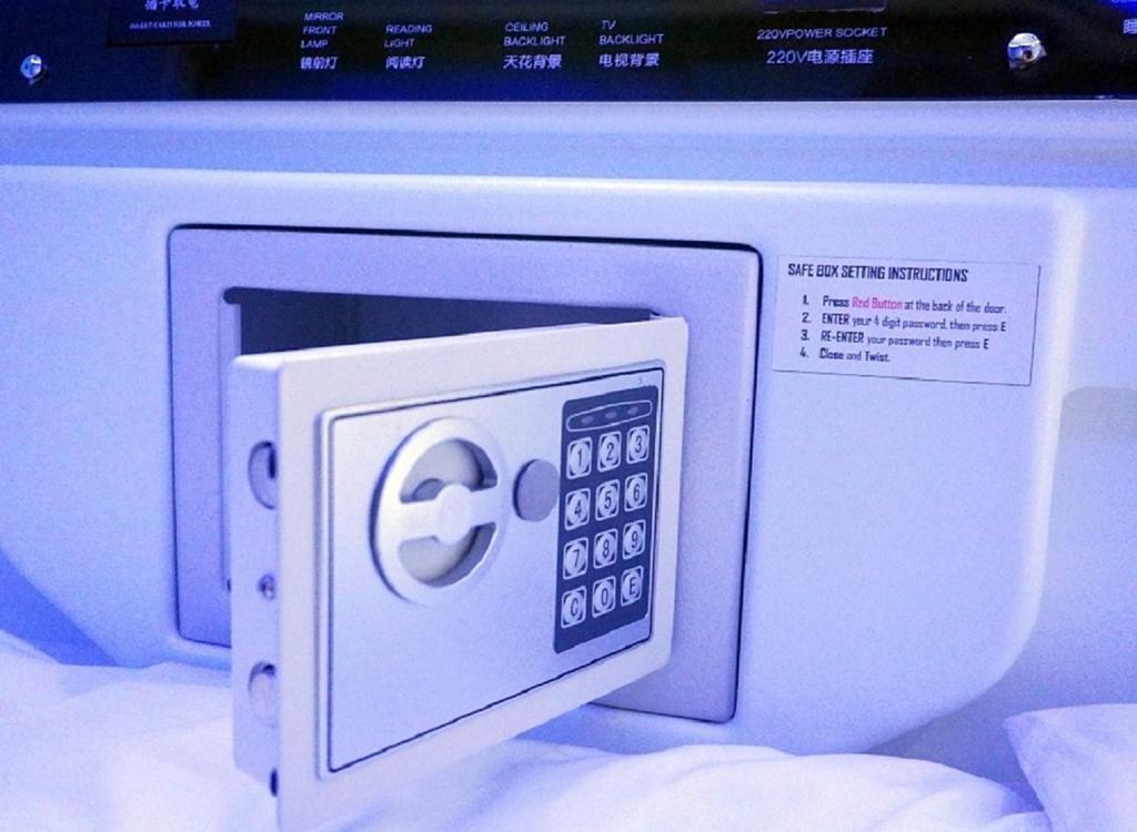 Time Capsule Hotel 乔治敦 外观 照片