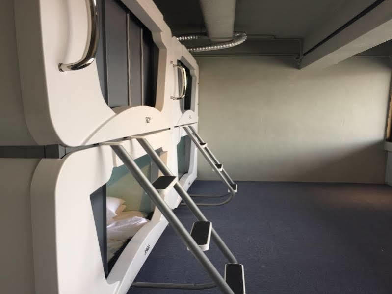 Time Capsule Hotel 乔治敦 外观 照片