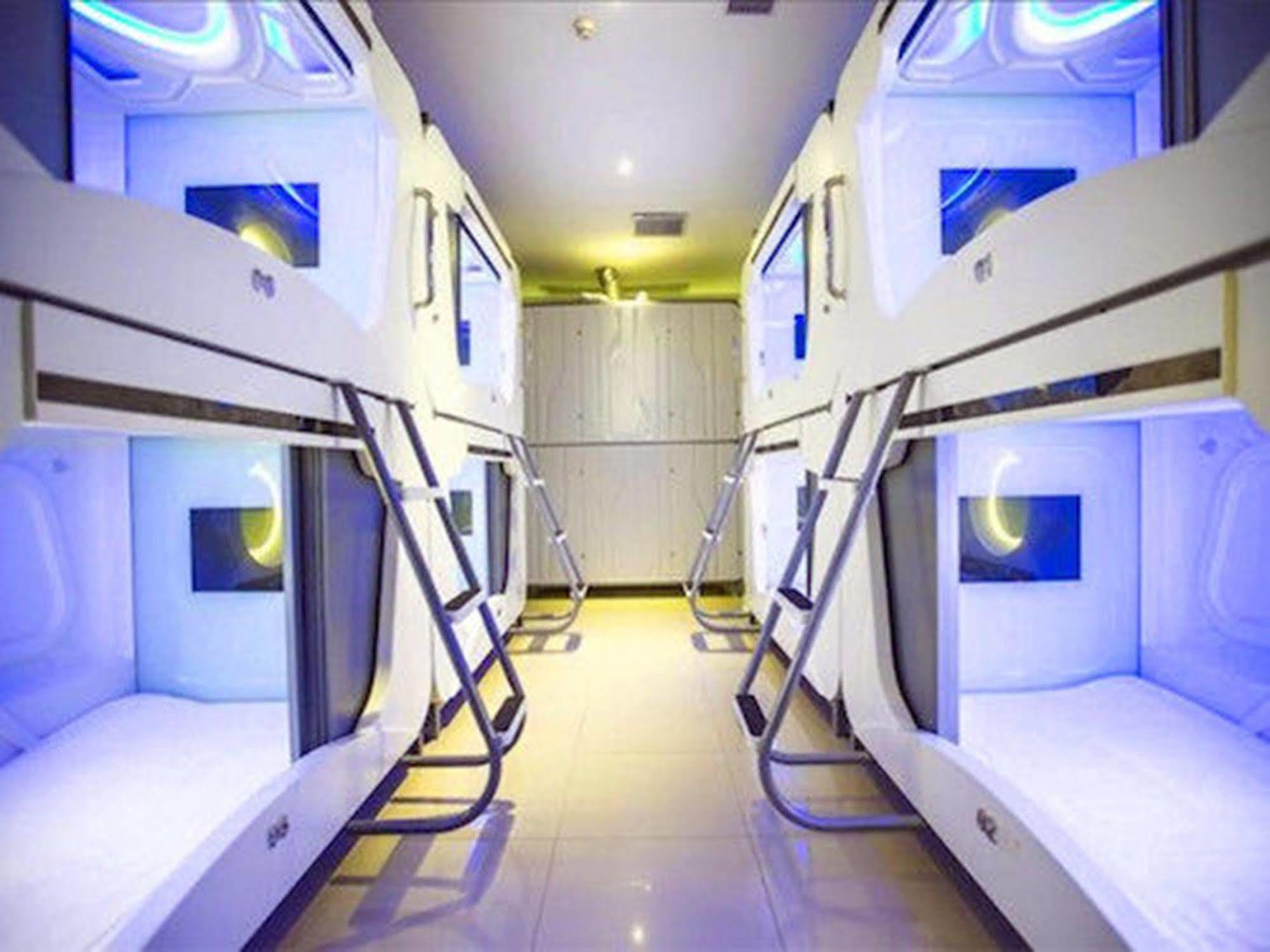 Time Capsule Hotel 乔治敦 外观 照片